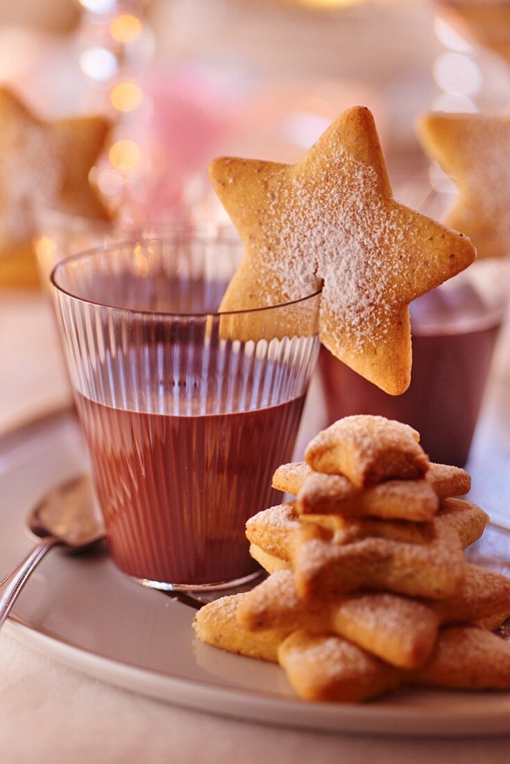 Heiße Schokolade und Sables zu Weihnachten