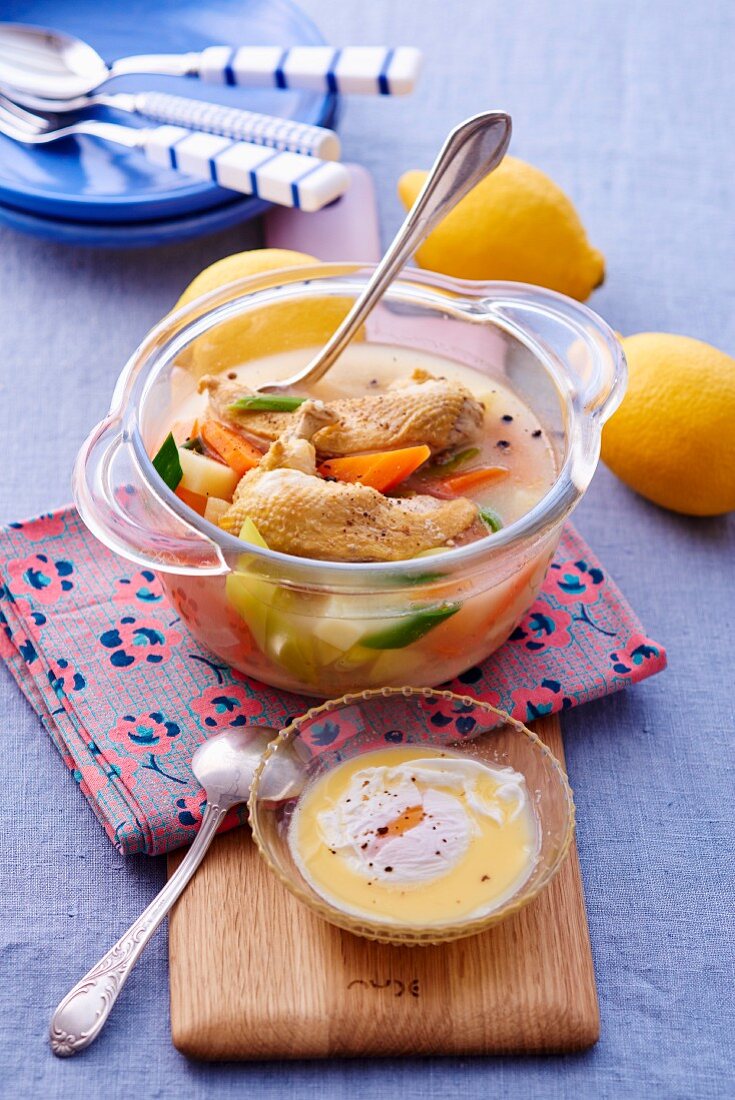 Pot au feu with chicken and lemon (Greece)