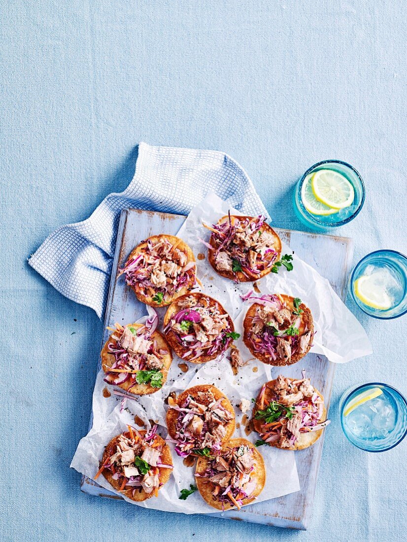 Wan Tans mit Pulled Pork und Kohlsalat für die Weihnachtsparty