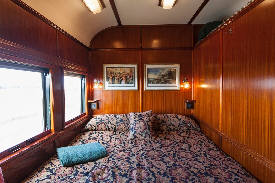 A bed in a suite in the luxury train Rovos Rail (journey from Durban to Pretoria, South Africa)