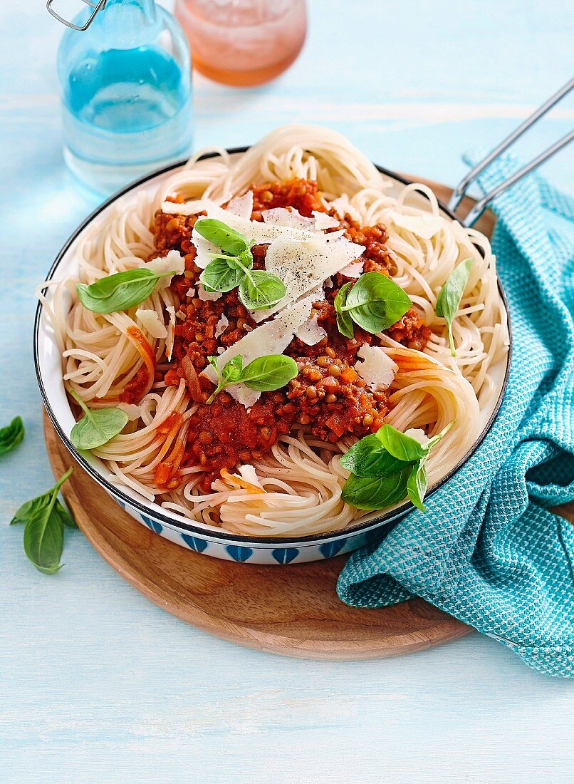Spaghetti mit Rindfleisch-Linsen-Bolognese