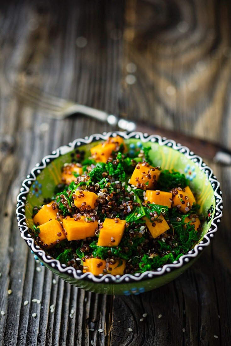 Quinoa with kale and pumpkin