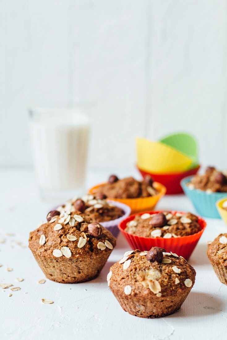 Oat muffins with hazelnuts and banana