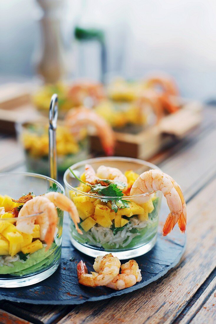 Mango-Avocado-Salat mit Shrimps