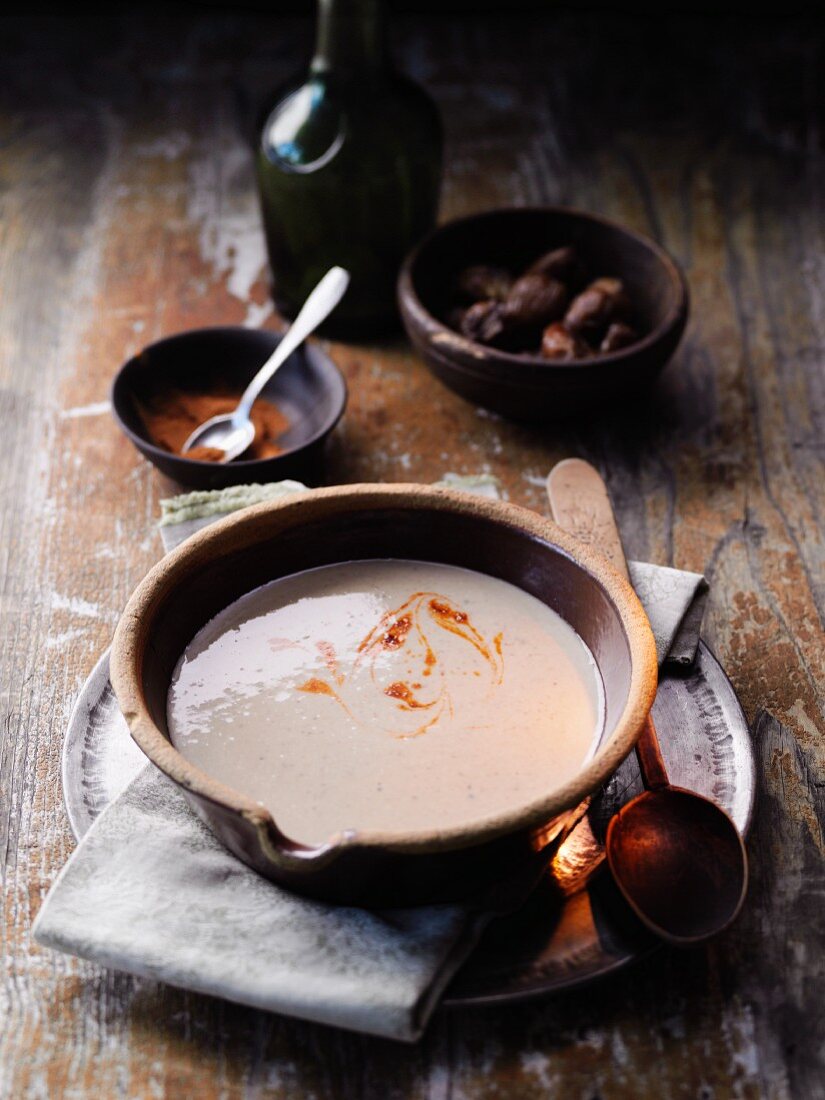 Cream of chestnut soup with white truffles à la Hildegard von Bingen