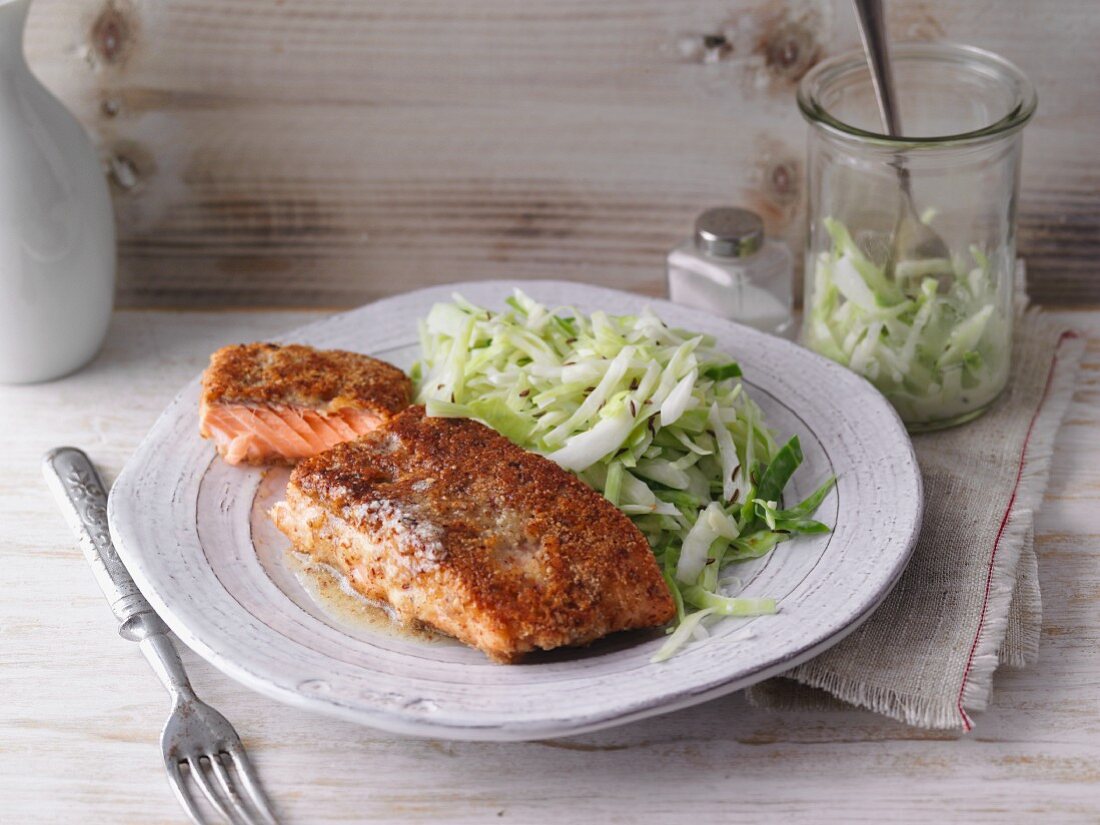 Salmon fillet with an almond crust with coleslaw