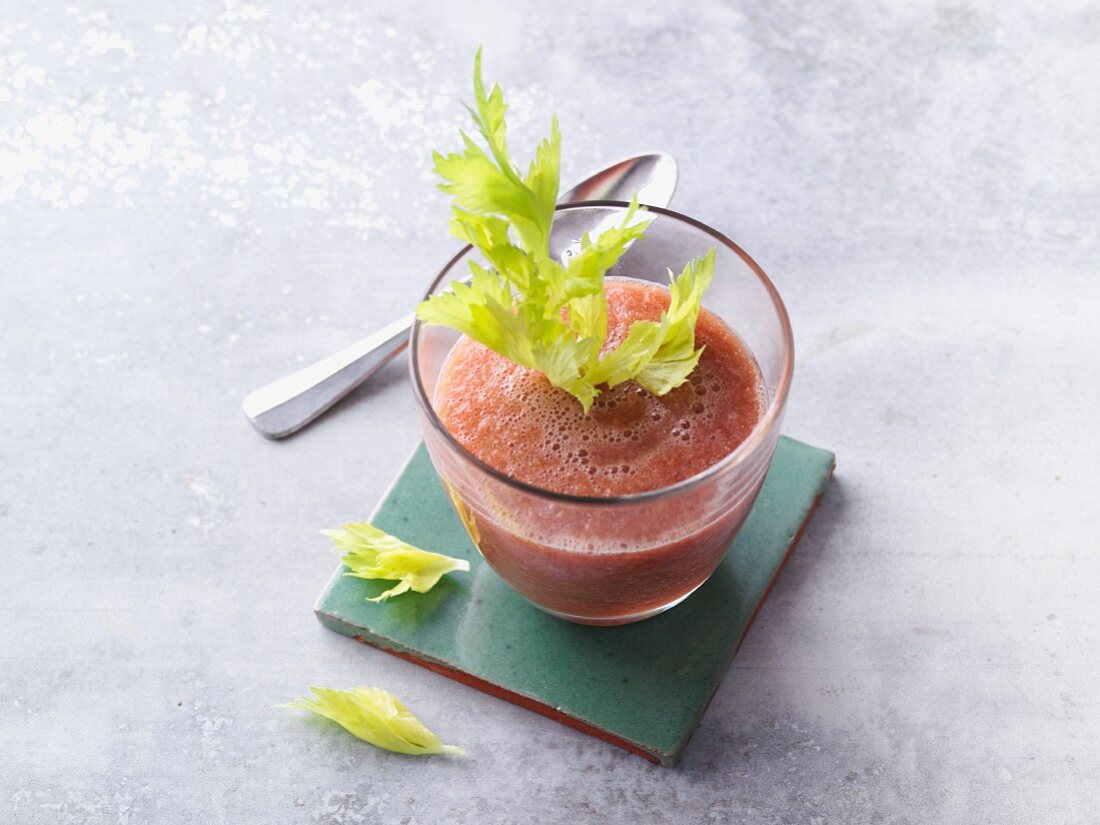 Tomaten-Sellerie-Wassermelonen-Smoothie
