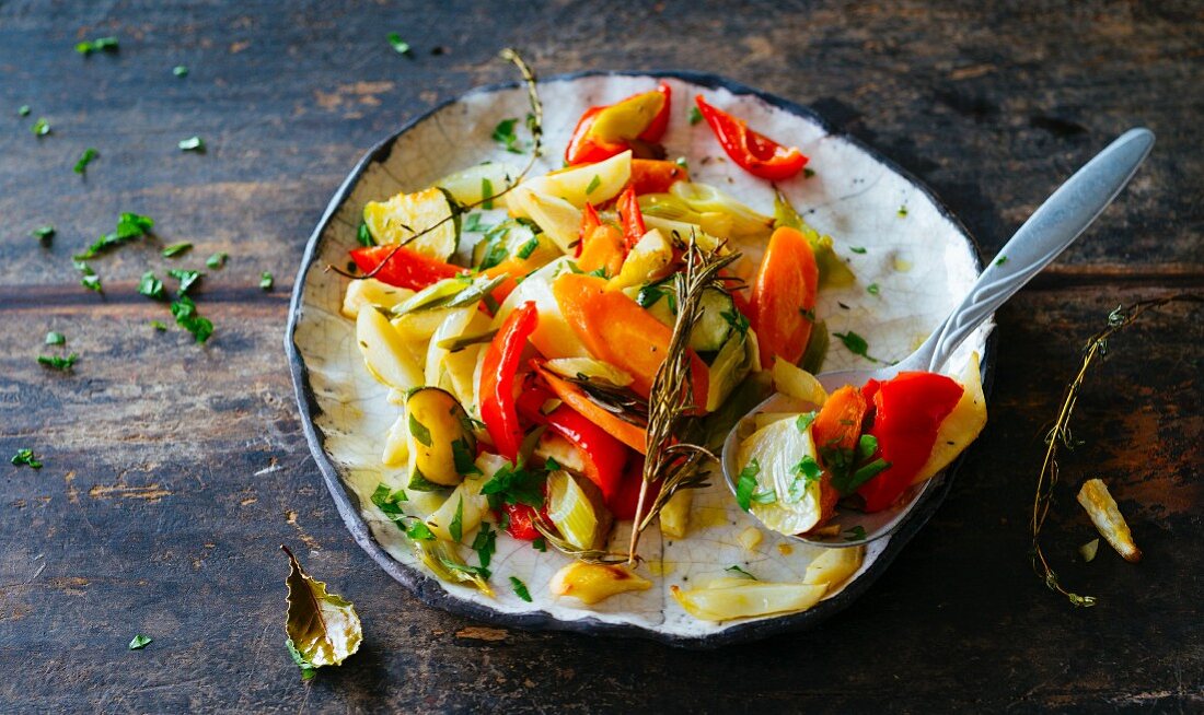 Colourful grilled vegetables with herbs