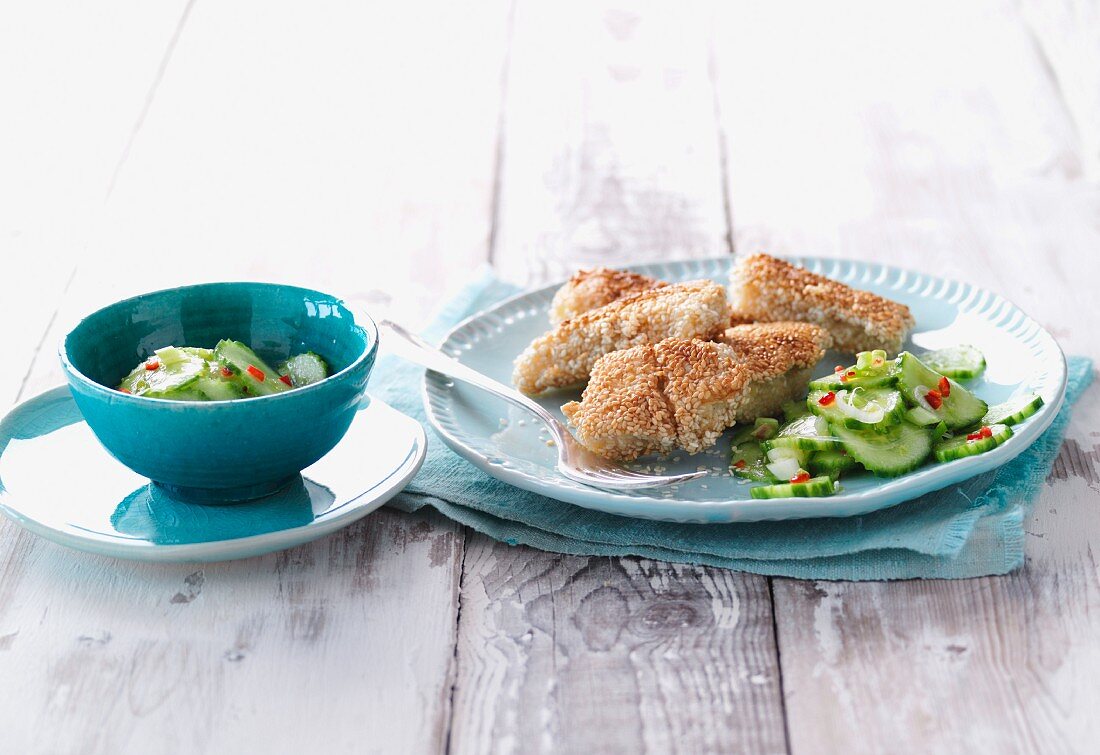 Crispy fish with a cucumber and chilli salad (Asia)