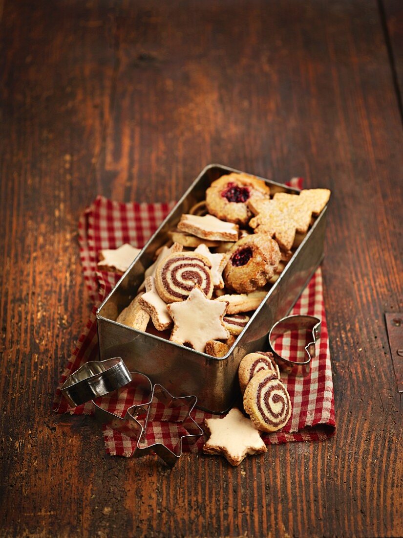 Bredele (Alsace Christmas biscuits) in a biscuit tin
