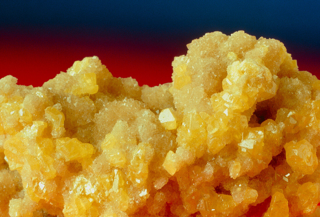 Macrophotograph of crystals of sulphur