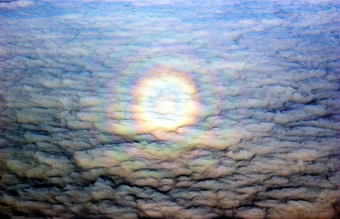 Newton's rings on clouds
