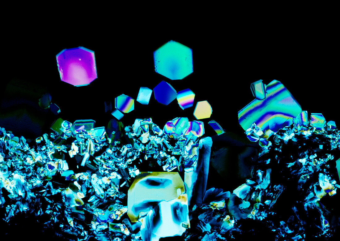 Sodium tetraborate crystals