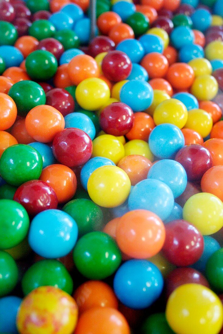 Chewing gum balls