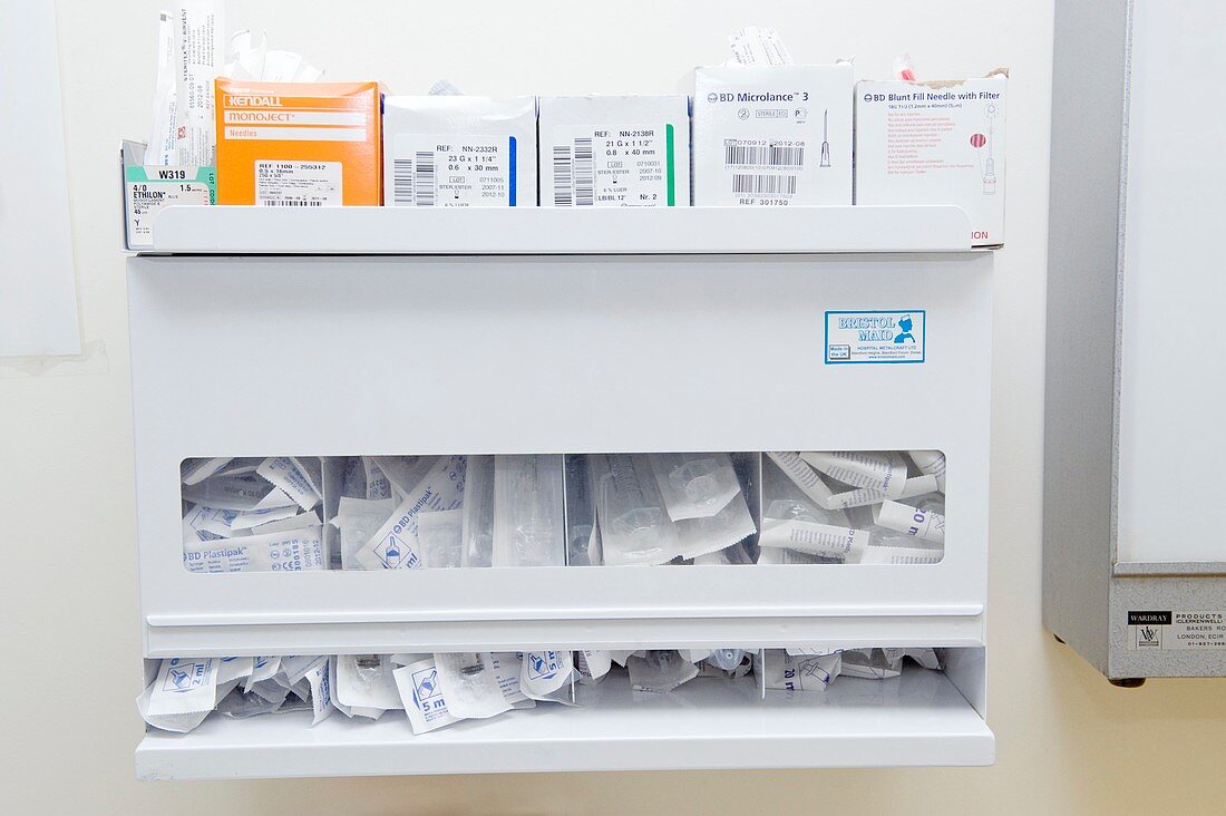 Operating theatre supplies cabinet
