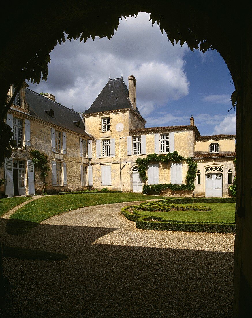 Innenhof des Süßwein-Chateaus Suduiraut, Sauternes, Bordeaux