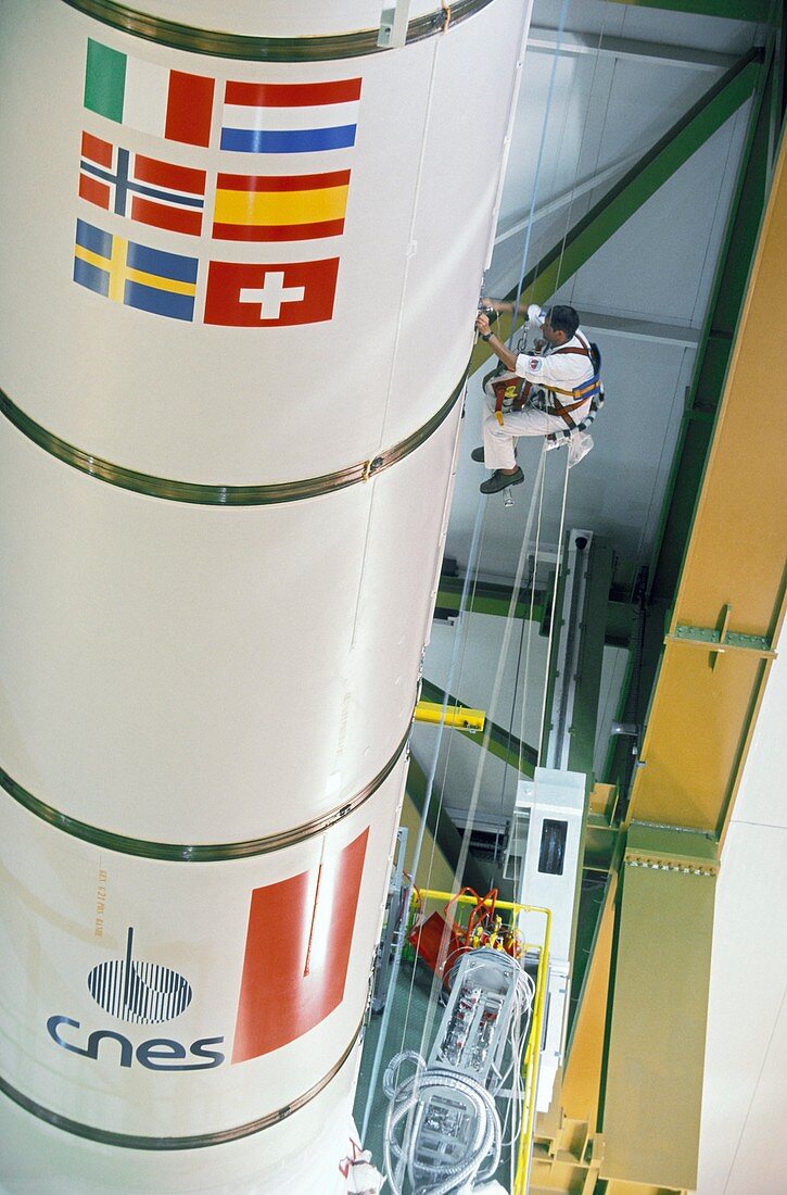 Ariane 5 booster inspection