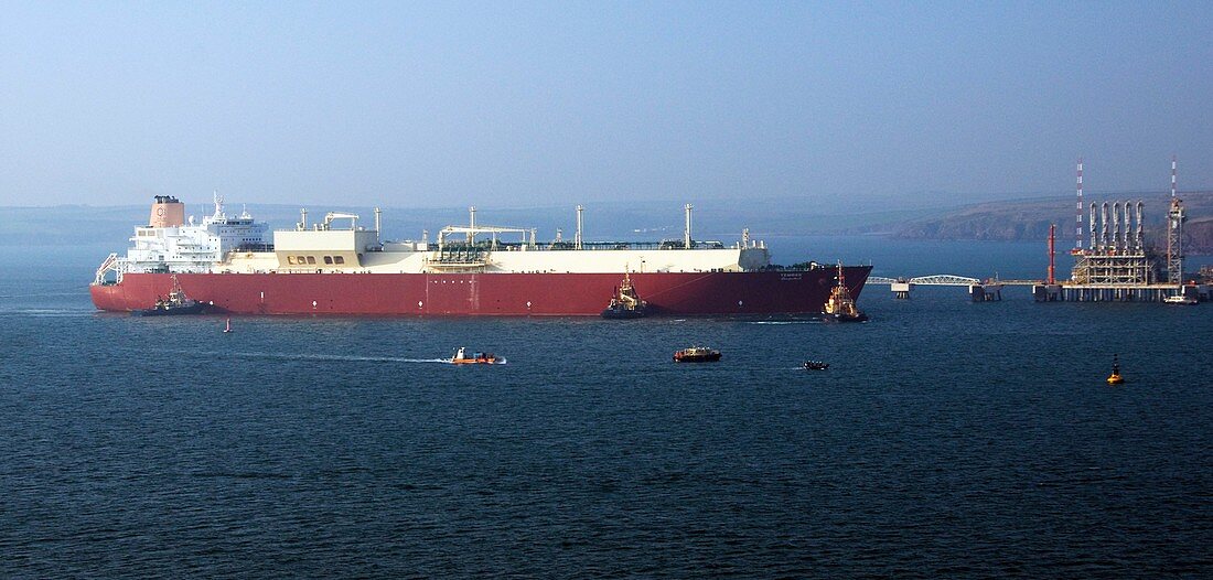 Liquefied natural gas tanker