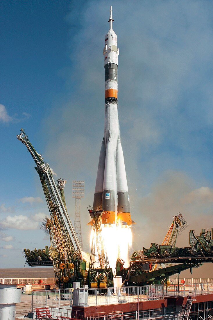 Soyuz TMA-13 launch,October 2008