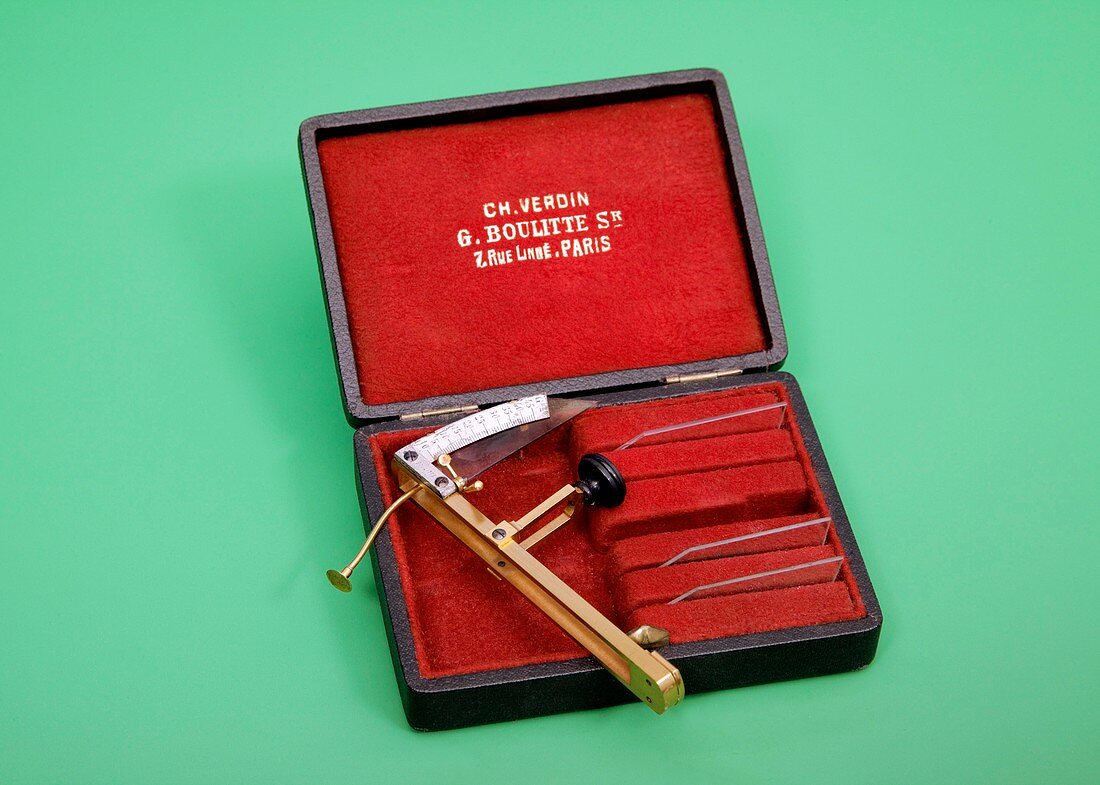 Late 19th century ophthalmoscopy tool