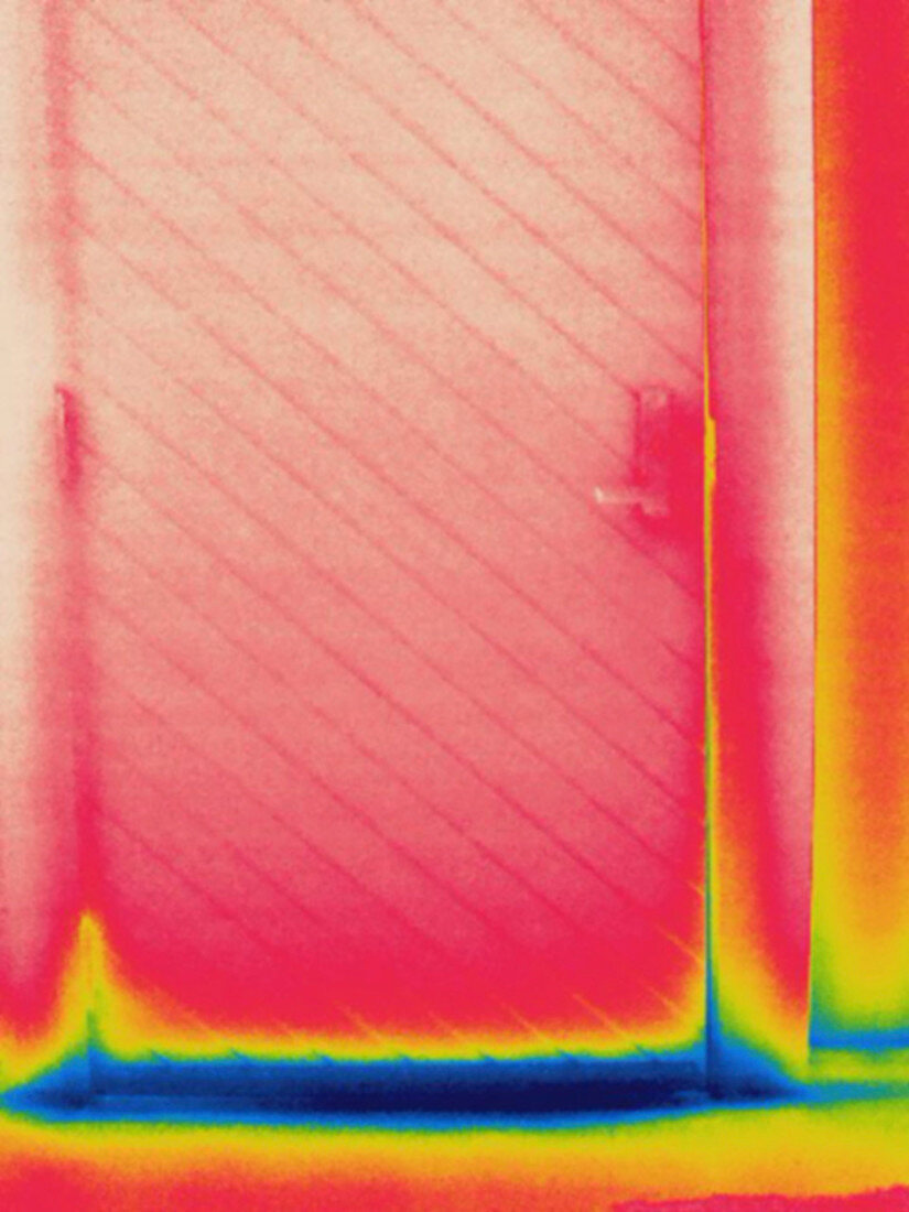 Thermogram,cold air from exterior door