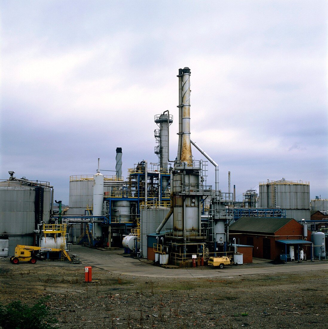Tar distillation plant