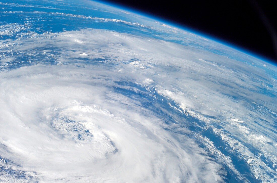 Hurricane Epsilon,ISS image