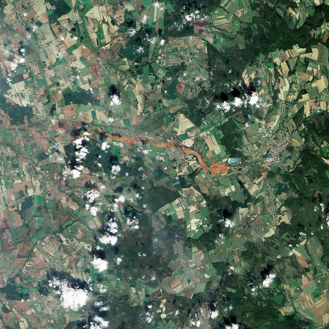 Toxic sludge spill,Hungary,2010