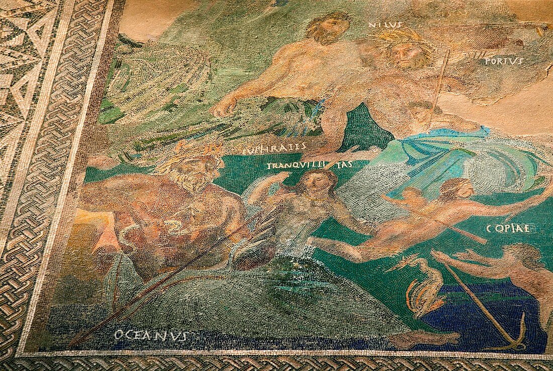 Roman cosmological mosaic