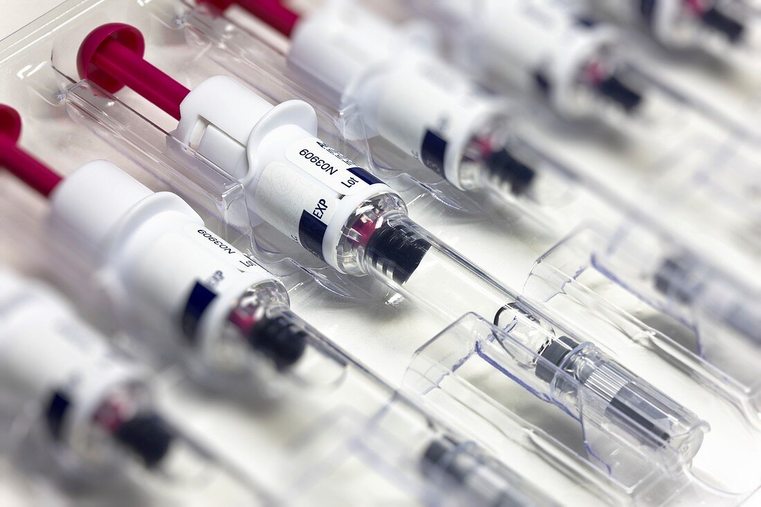 Syringes containing anticoagulant drug