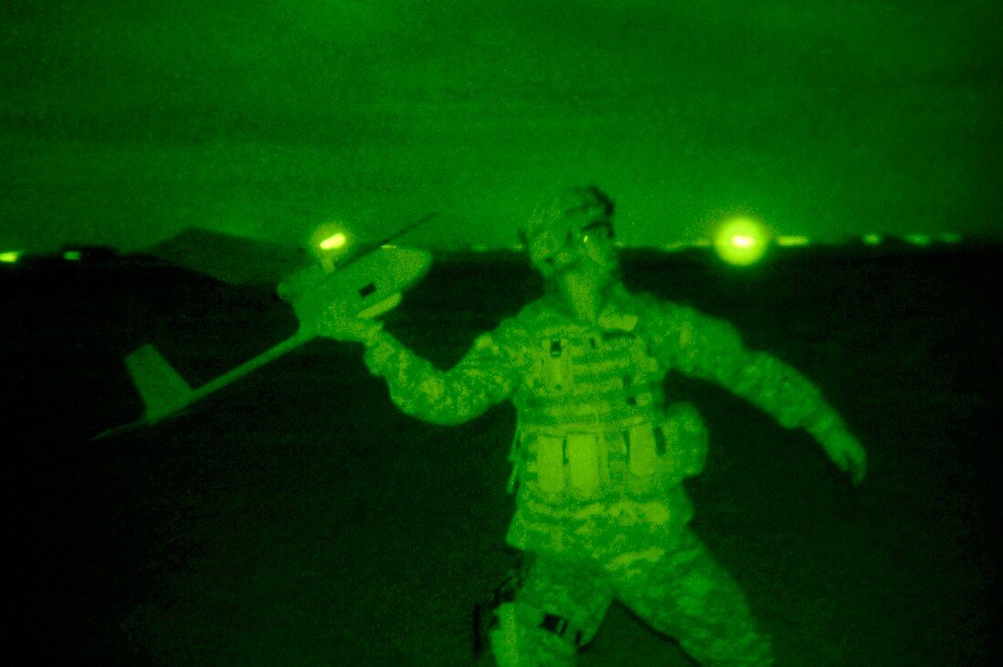 Raven UAV,night launch by US Army
