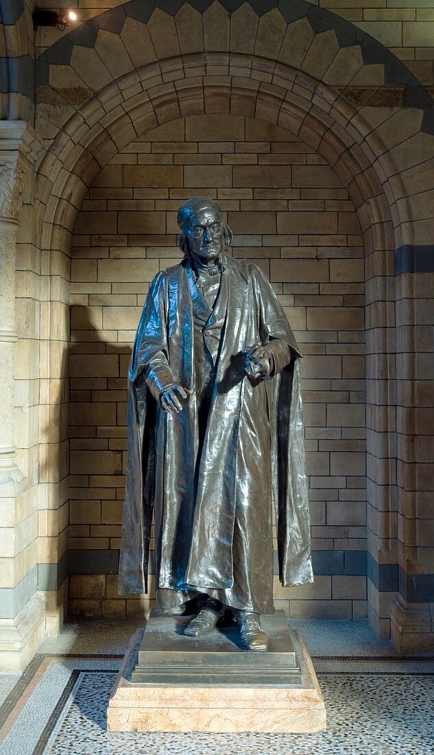 Sir Richard Owen,museum statue