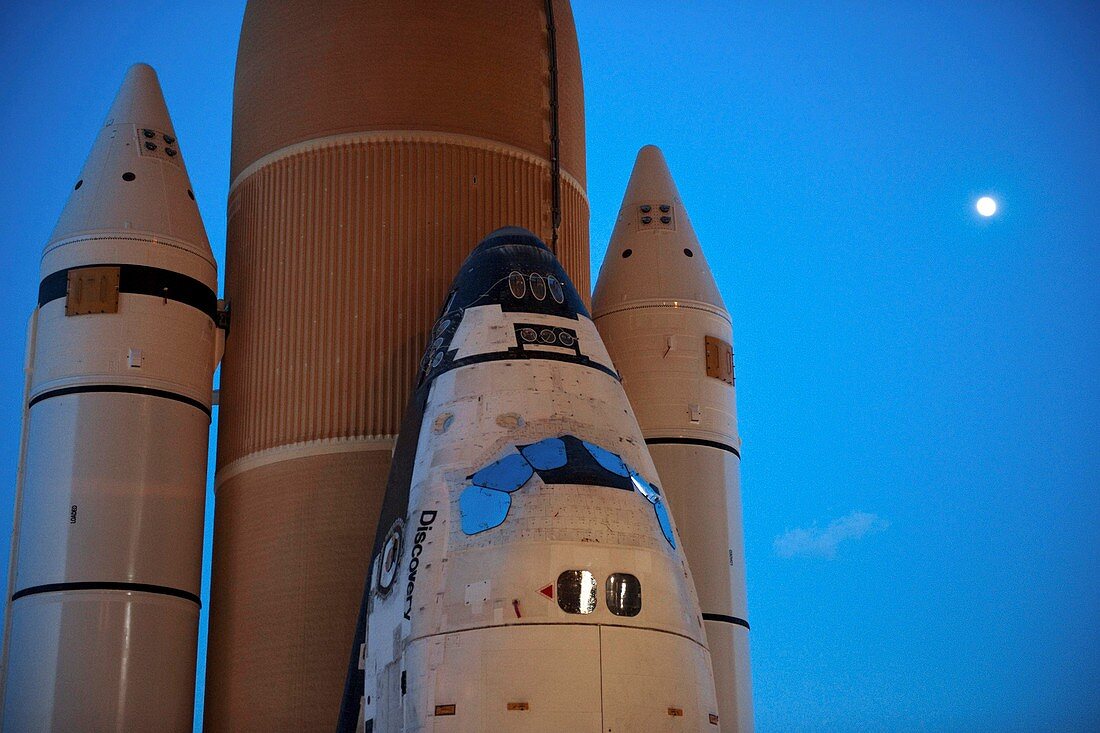 Discovery launch rollout,2010