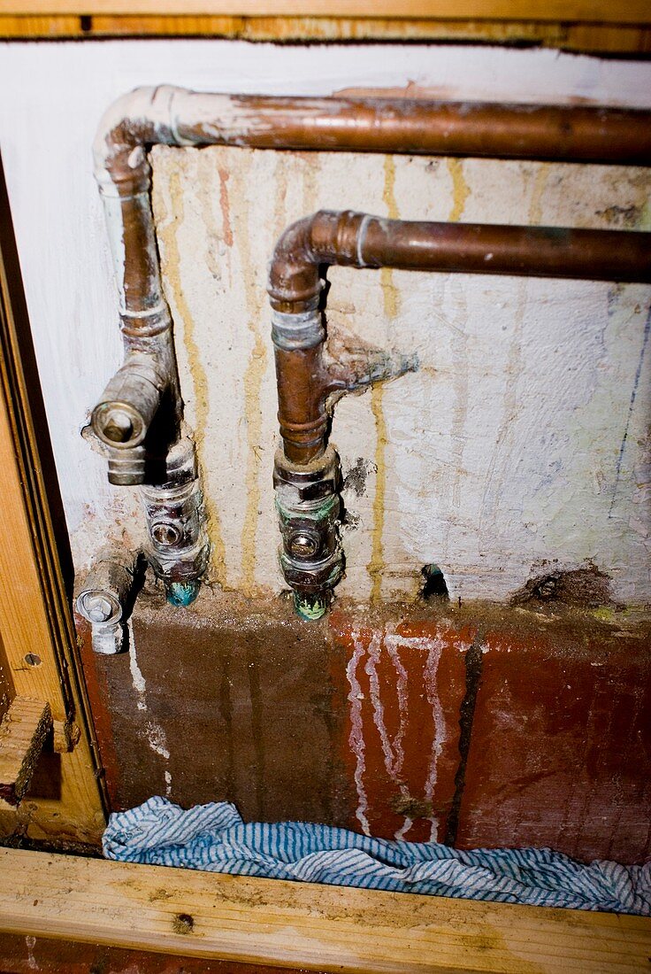 Leaking water pipes