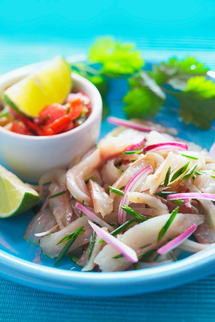 Ceviche mit Salsa und Limetten (Mexiko)