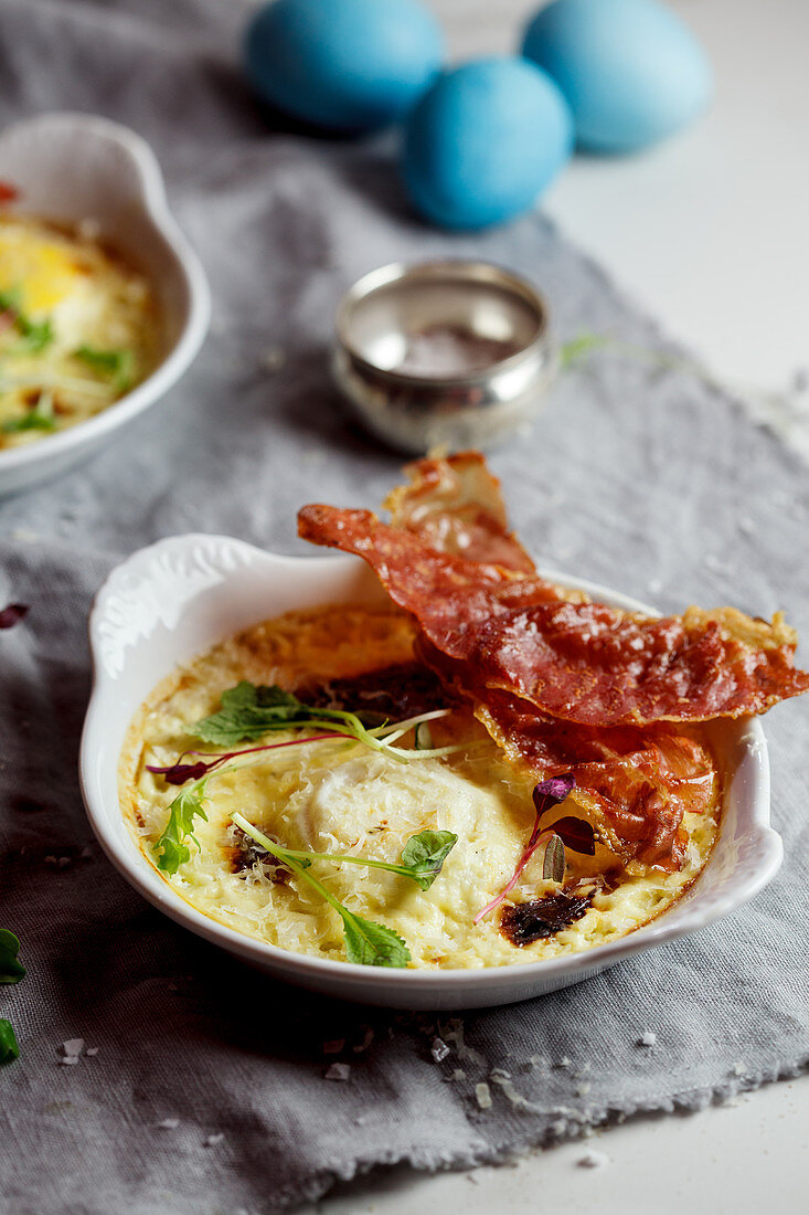 Parmesan-baked eggs with crispy ham