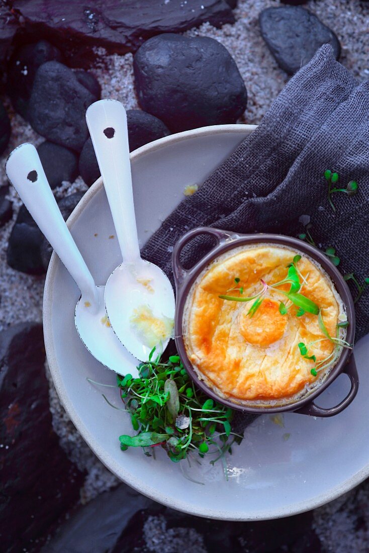 Chicken Pie mit Ricotta und Rucolapesto