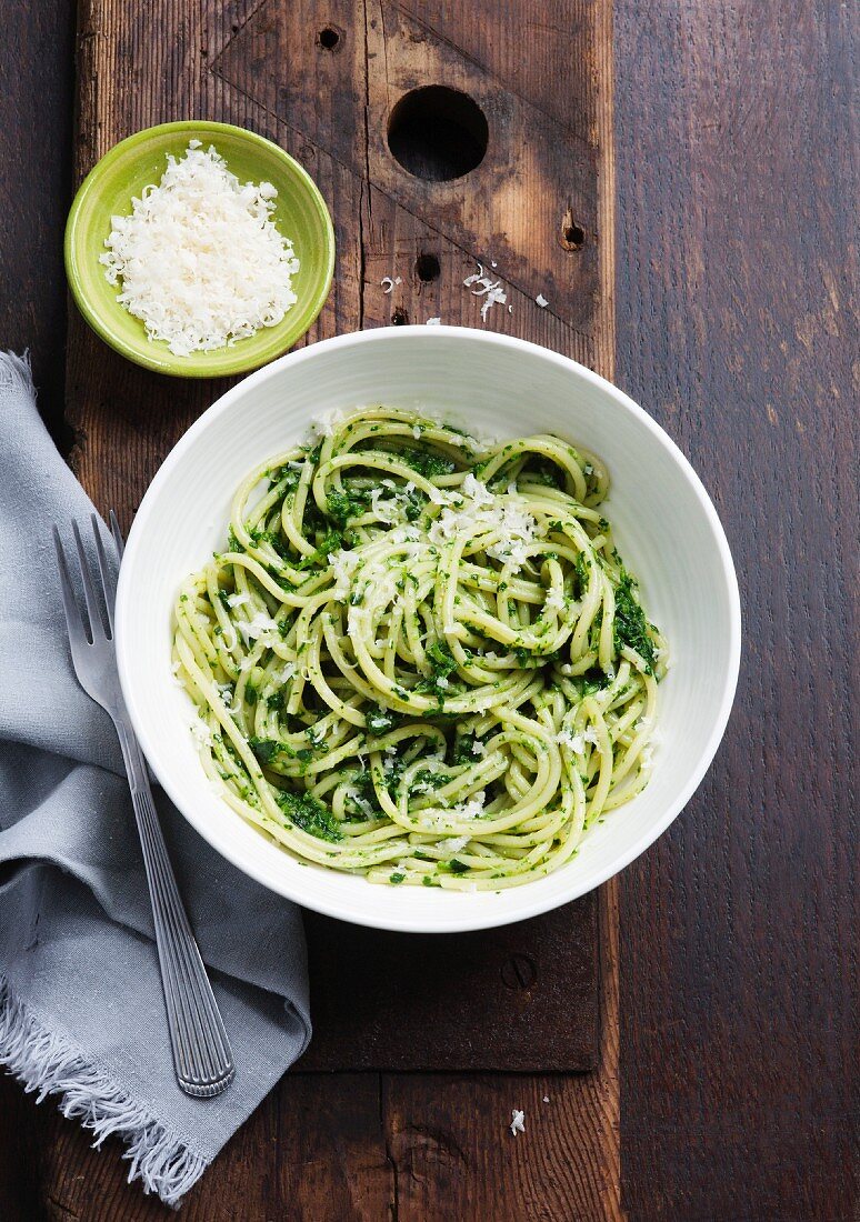 Spaghetti with spinach and Parmesan