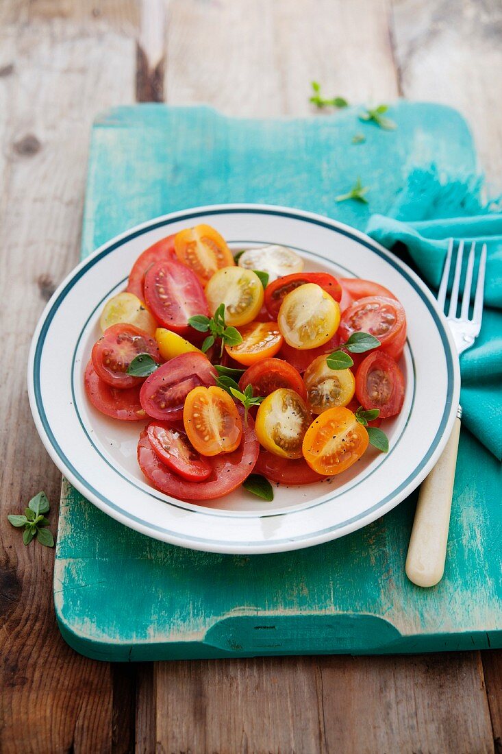 Dreierlei Tomatensalat mit Basilikum