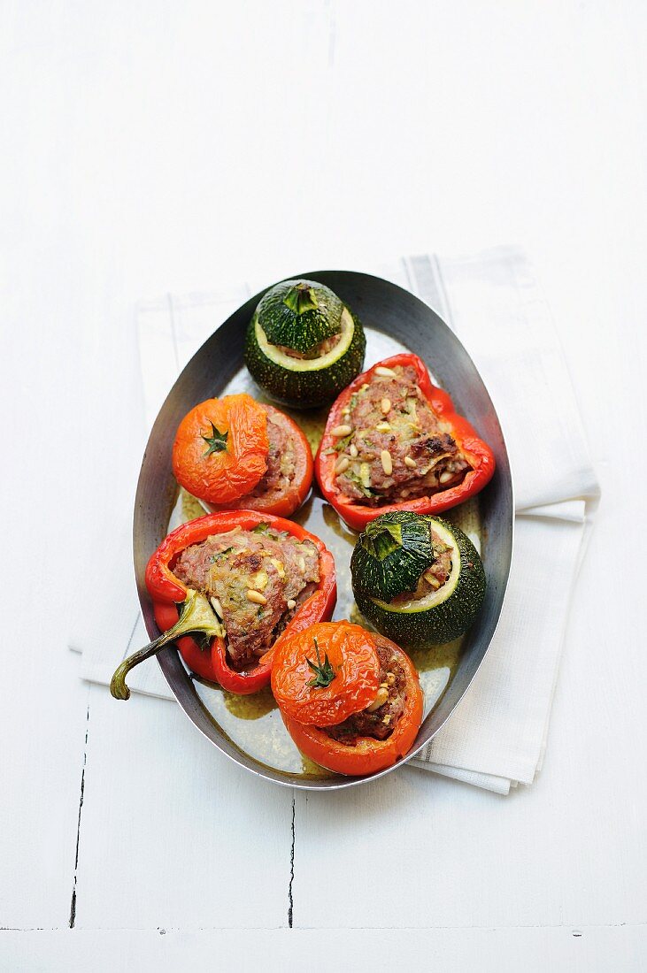 Peppers, tomatoes and courgette with a minced meat filling