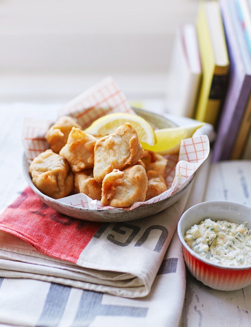 Fish nuggets with herb cream
