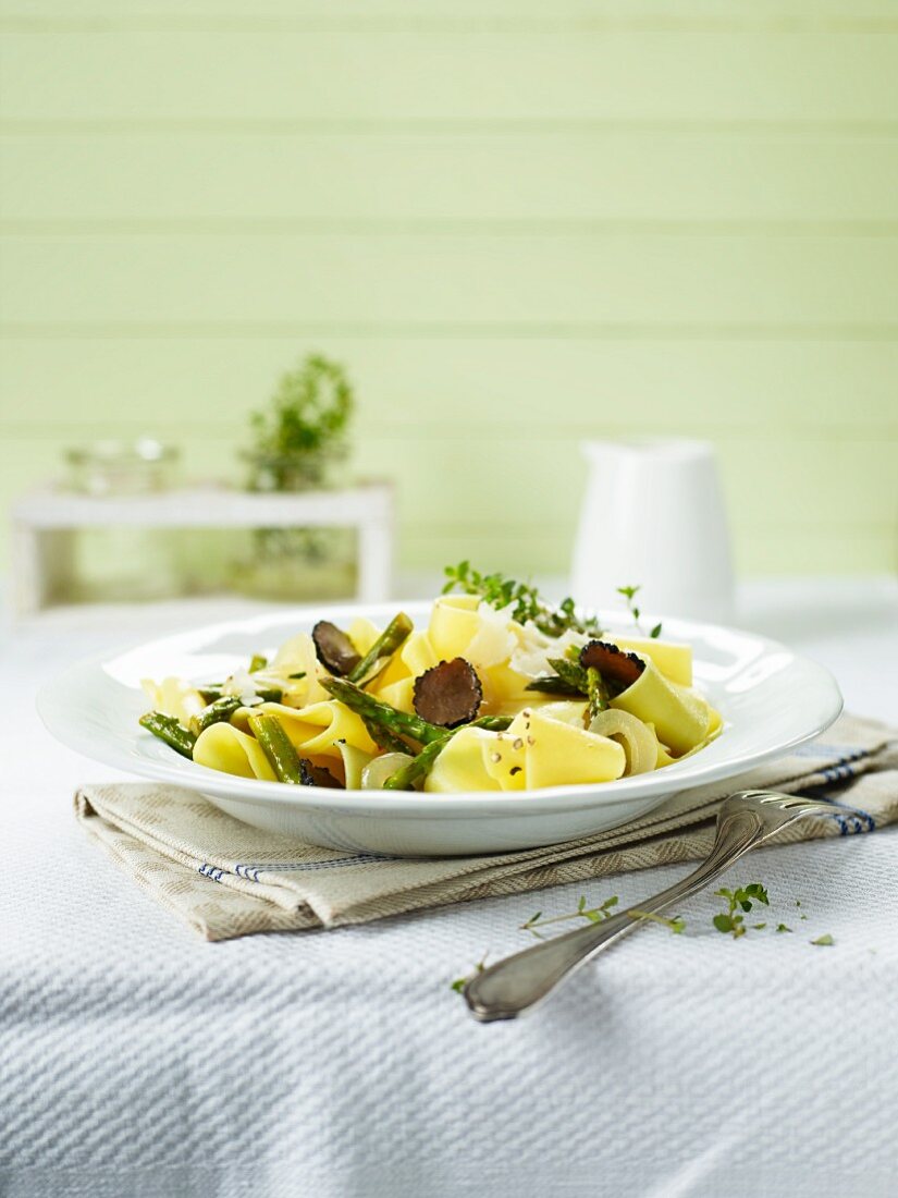 Pappardelle with green asparagus and truffles