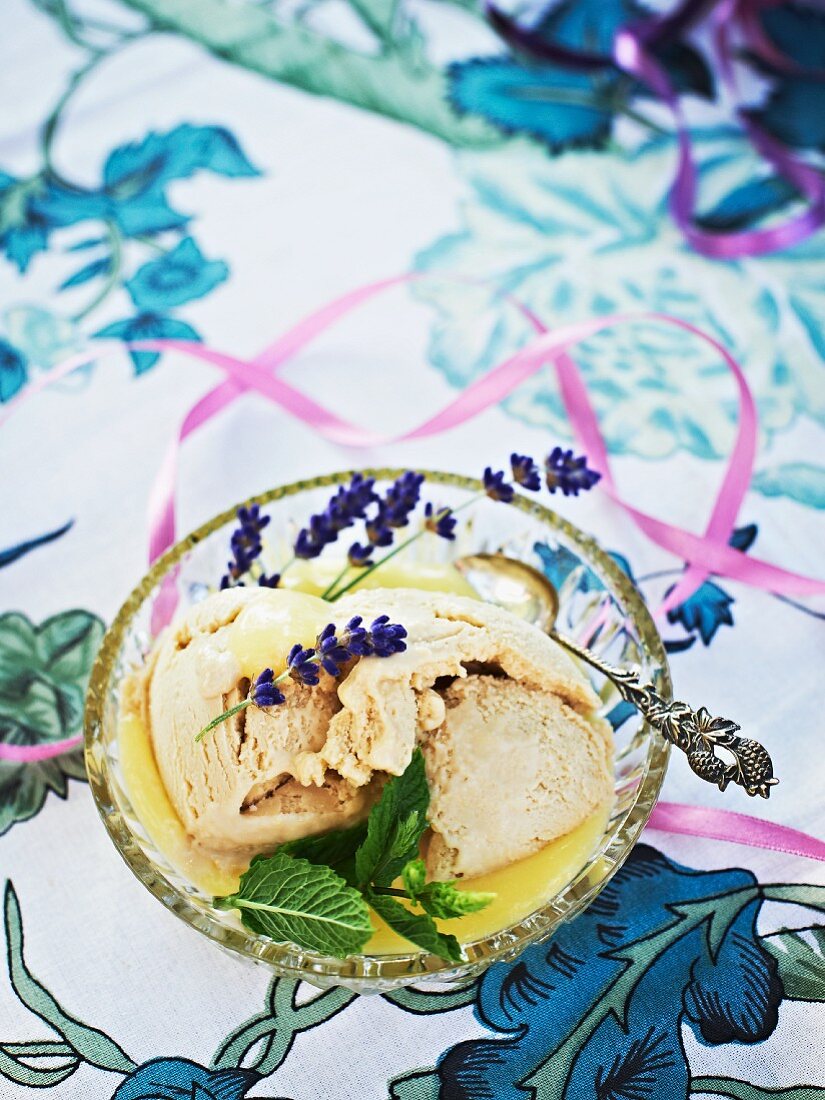 Liquorice ice cream with lavender flowers