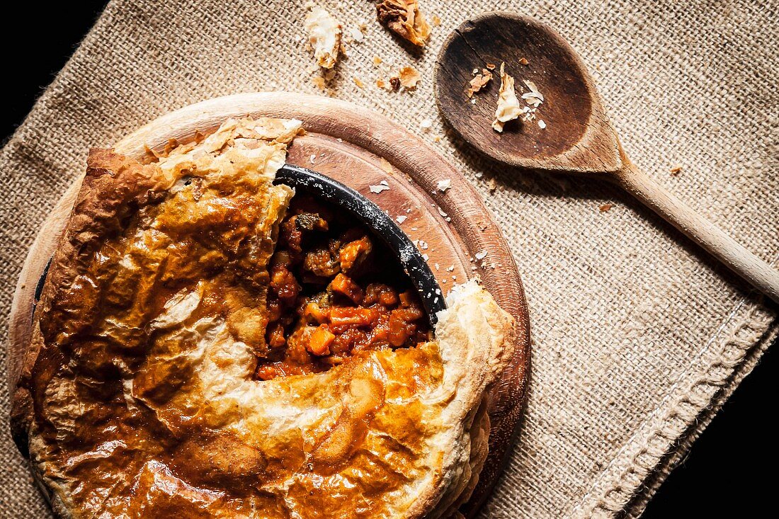 Duck pie with pumpkin and tomato
