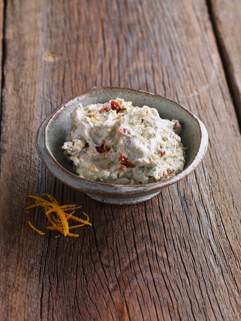 Goat's cream cheese with dried tomatoes