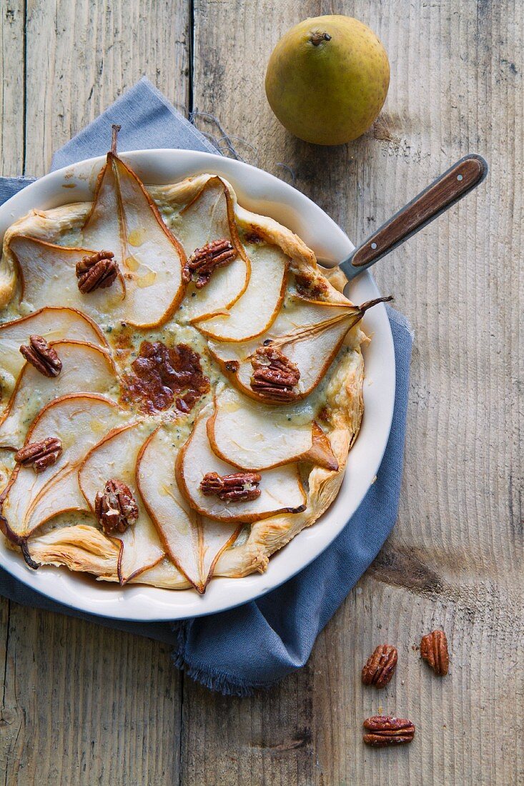 Puff pastry tart with pears, blue cheese and pecan nuts