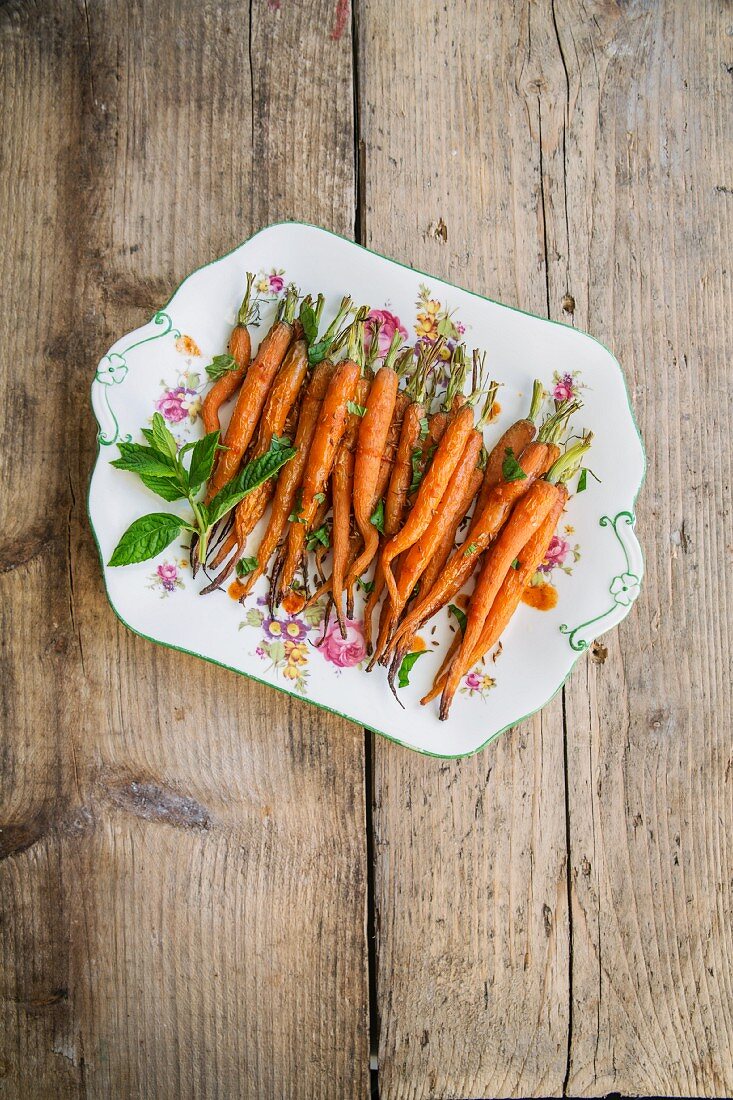Roast carrots with mint and Moroccan spices