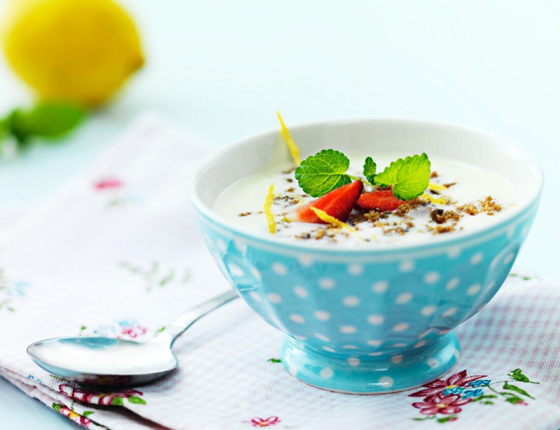 Yogurt with muesli and strawberries