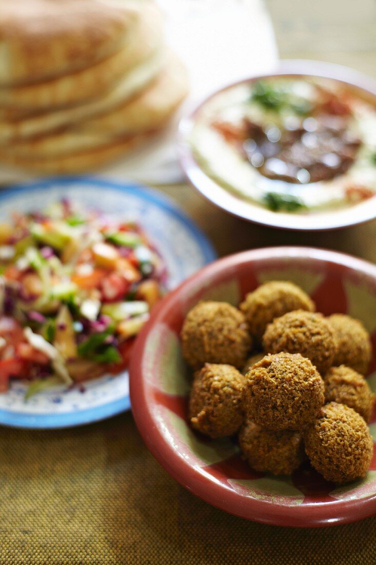 Falafel, salad, unleavened bread and hummus (North Africa)