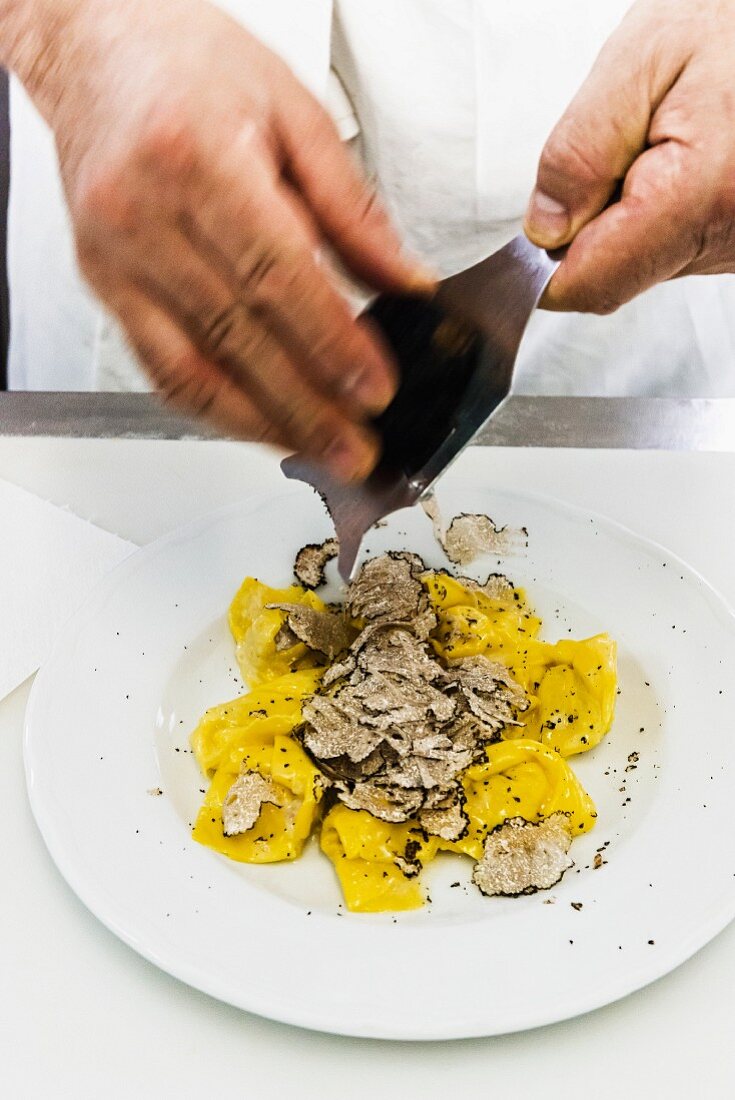 Cappellacci alla Montefeltro (pasta filled with ham, Parmesan and truffle, Italy)